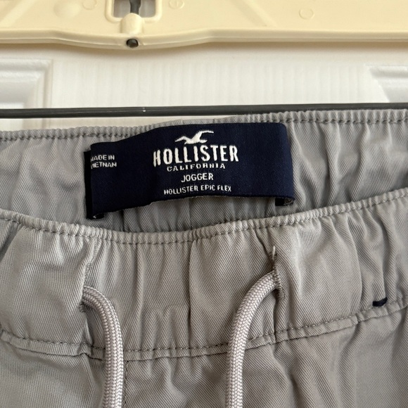 Hollister Light Gray Joggers for Men - Picture 4 of 4